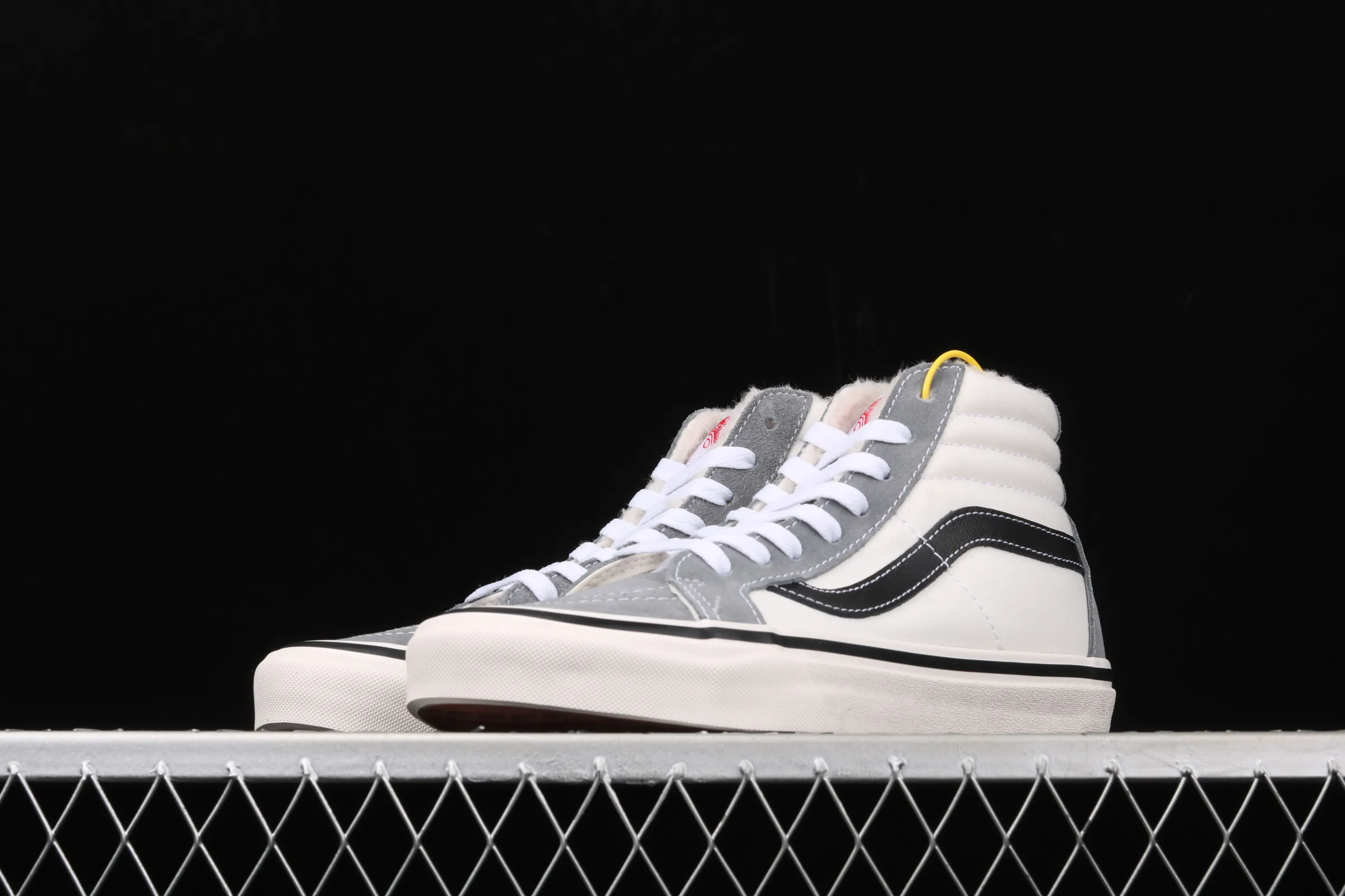 All categories Vans Vans series Vans Hi Vans high-top plus velvet Vans Sk8-Hi Anaheim autumn and winter plus velvet series high-top casual sneakers VN0A38GFUQ1
